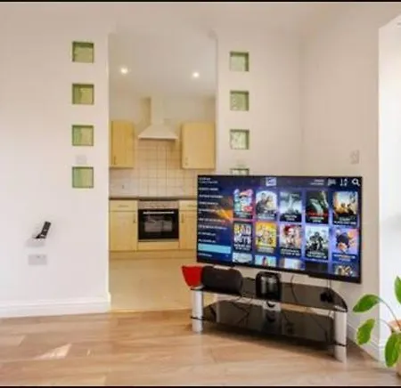 Spacious 2Bdr Apartment, Wifi+ Great Tv Romford Exterior photo