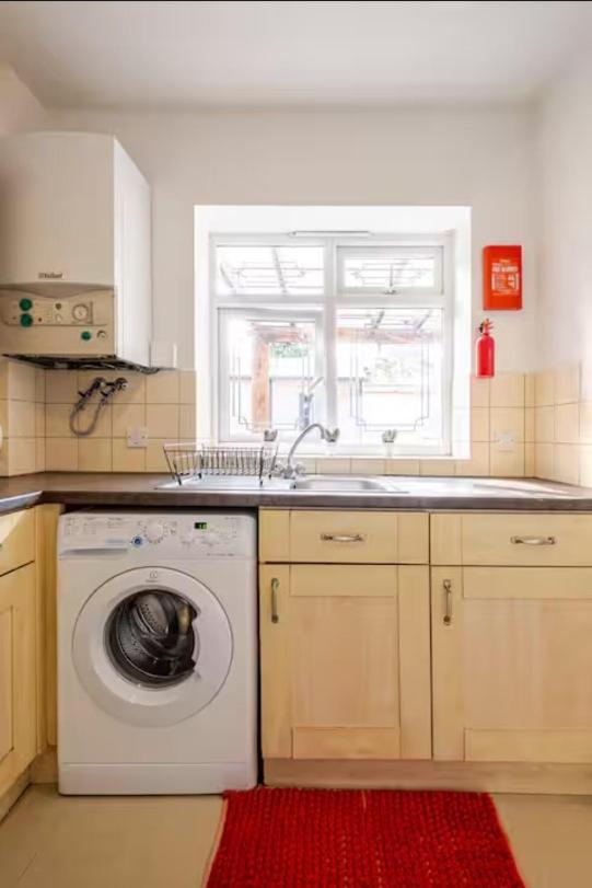 Spacious 2bdr Apartment, Wifi+ Great Tv
