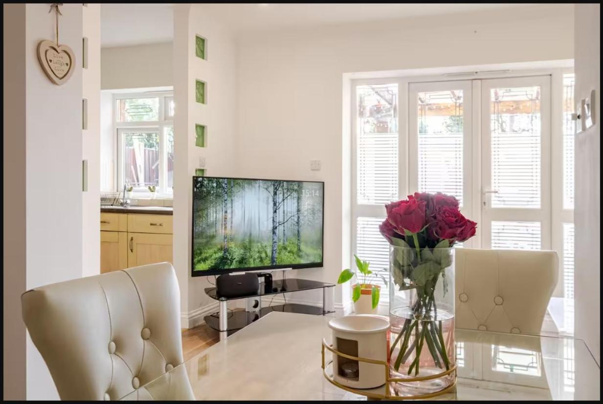 Spacious 2bdr Apartment, Wifi+ Great Tv Appartement