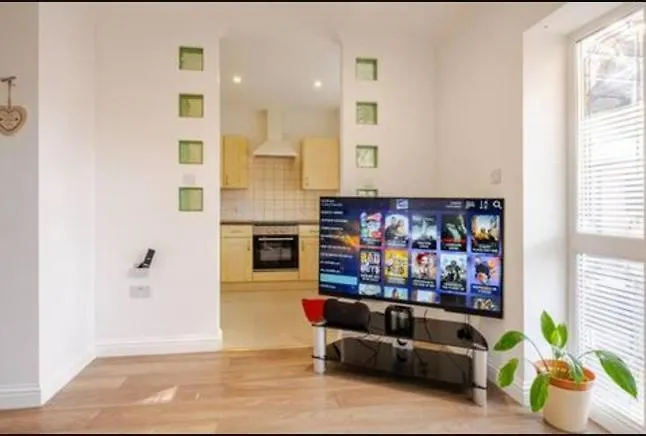 Spacious 2Bdr Apartment, Wifi+ Great Tv