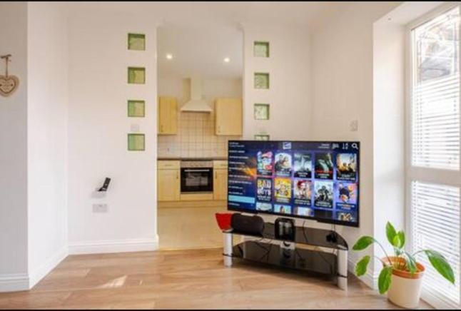 Apartment Spacious 2bdr Apartment, Wifi+ Great Tv *