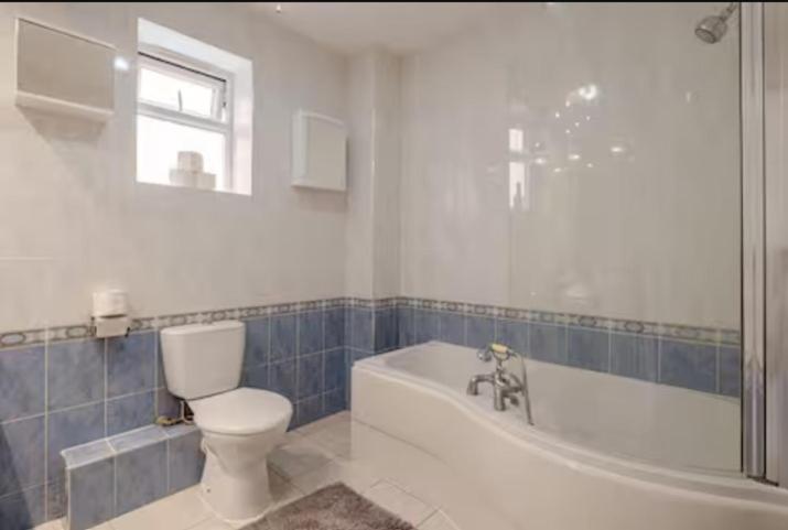 Spacious 2bdr Apartment, Wifi+ Great Tv Apartment