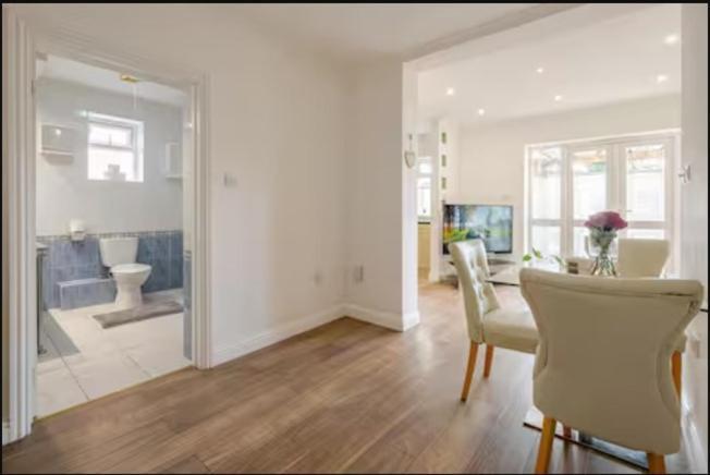 Apartment Spacious 2bdr Apartment, Wifi+ Great Tv